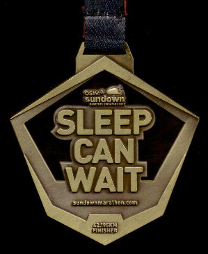 10. Sundwown Marathon Singapur - Finisher Medaille