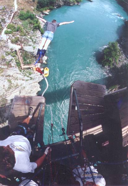 Bungy Jump von der Kawarau Bridge, New Zealand